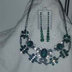 EMERAL and Crystal GLAMOUR NECKLACE with EARRINGS